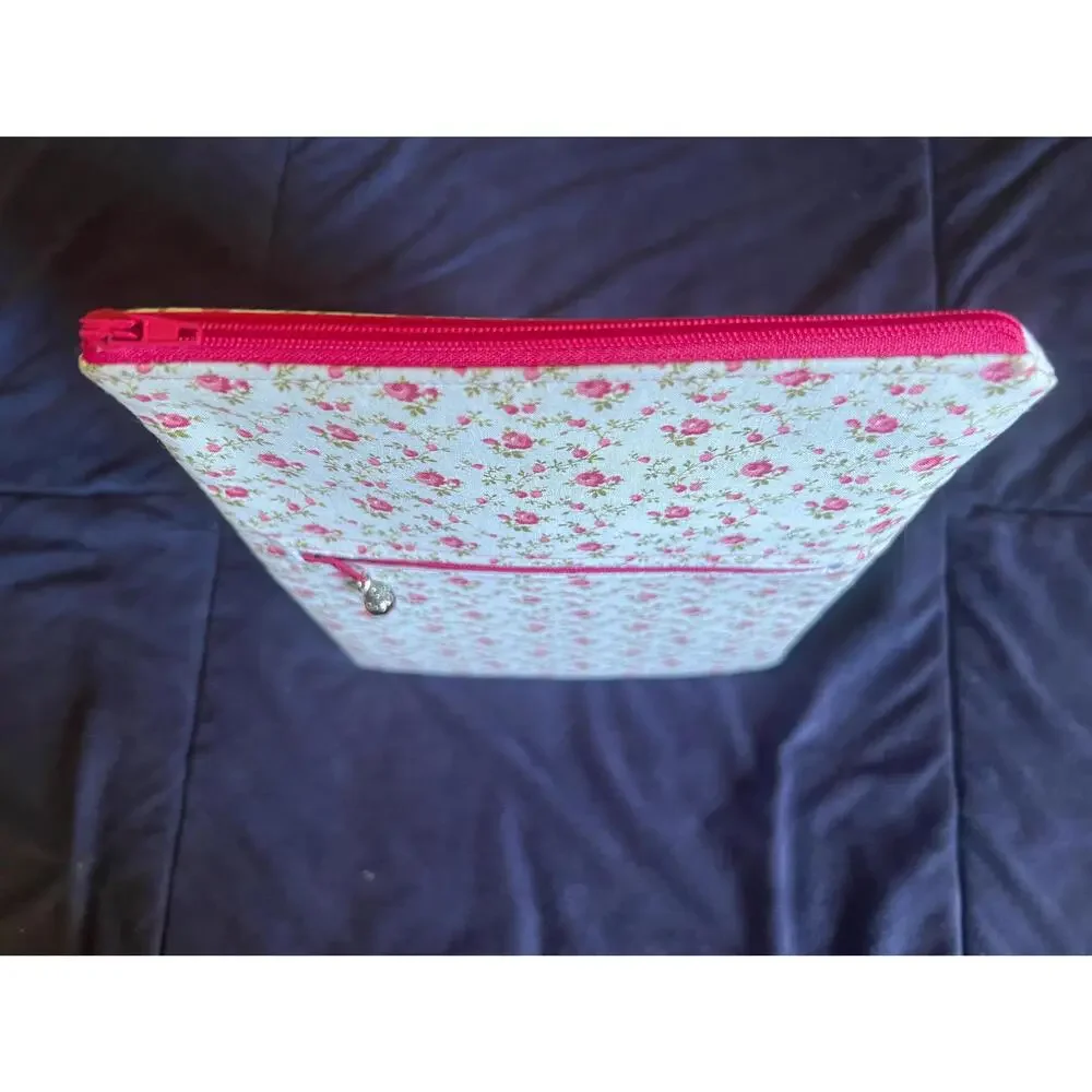 NWOT Book Sleeve & eReader Zip Pouch, Front Zipper Pocket